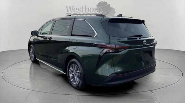 2024 toyota sienna le
