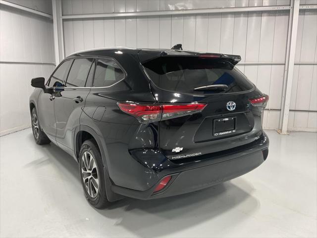 2022 toyota highlander hybrid xle