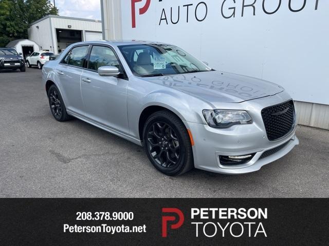2022 chrysler 300 touring l