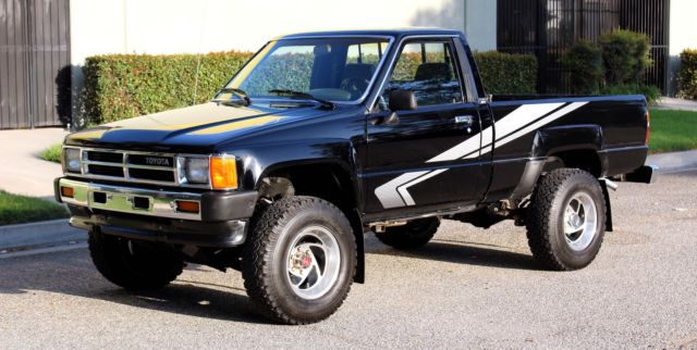 caliornia original, 1988 toyota pickup, 4x4 hilux, 132k orig miles, one owner