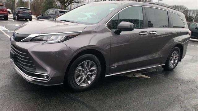 2021 toyota sienna xle