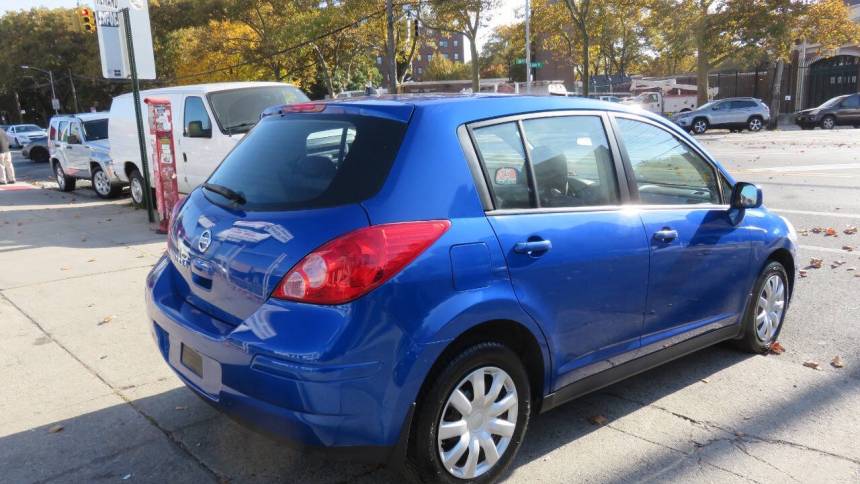2009 nissan versa