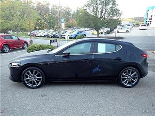2022 Mazda select