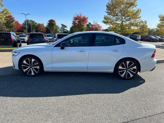 2022 volvo s60 b5 momentum