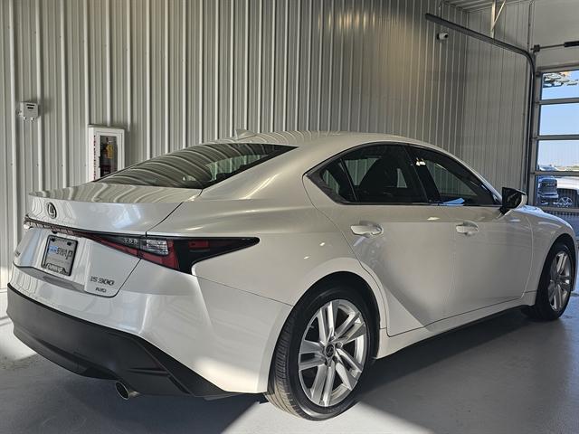 2021 lexus is 300 base