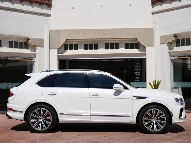 2022 bentley bentayga v8