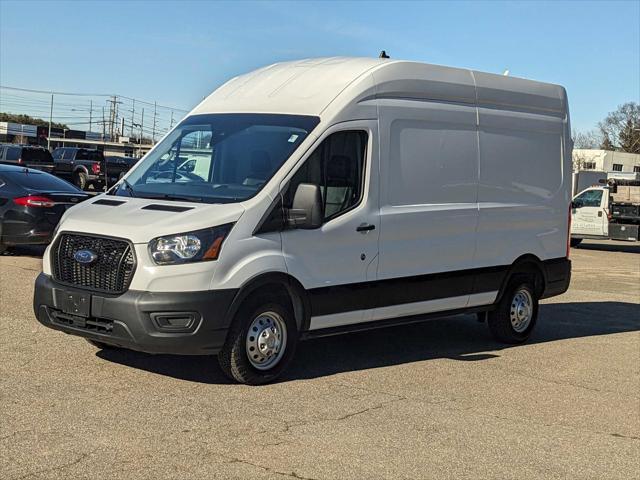 2023 ford transit-250 base