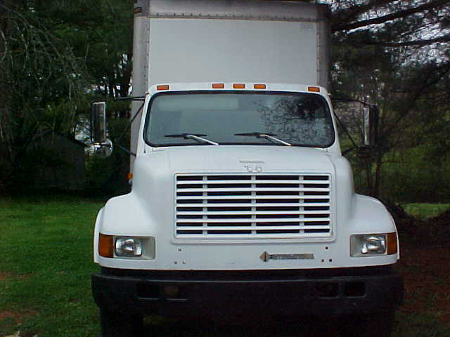 94 international 24' box truck with lift gate