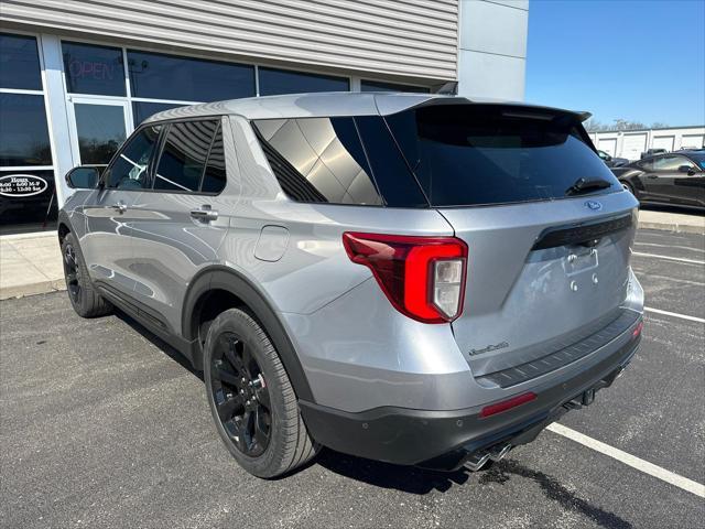 2022 ford explorer st