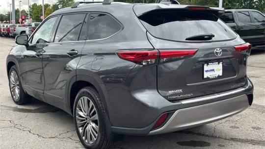 2021 Toyota Highlander platinum