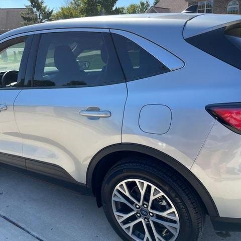 2022 ford escape sel