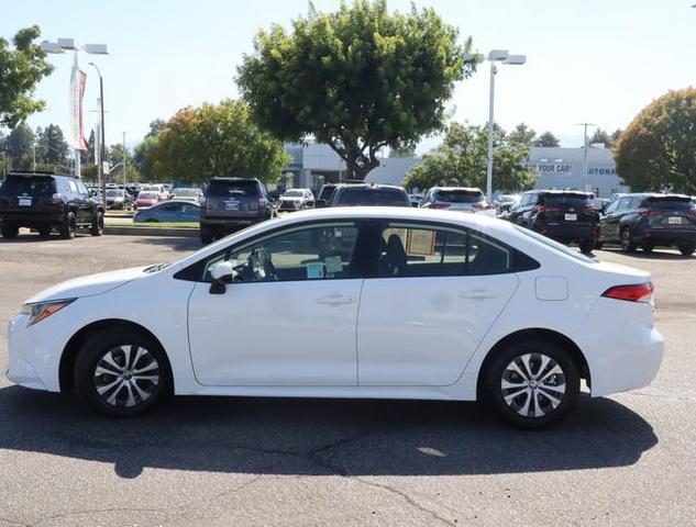 2022 toyota corolla hybrid le