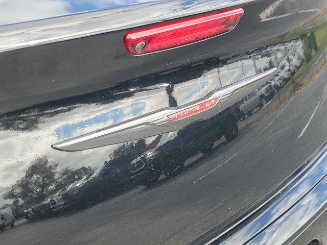 2022 chrysler 300 s