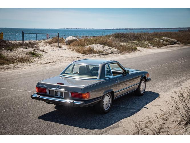 1989 mercedes-benz 560sl in stratford, connecticut