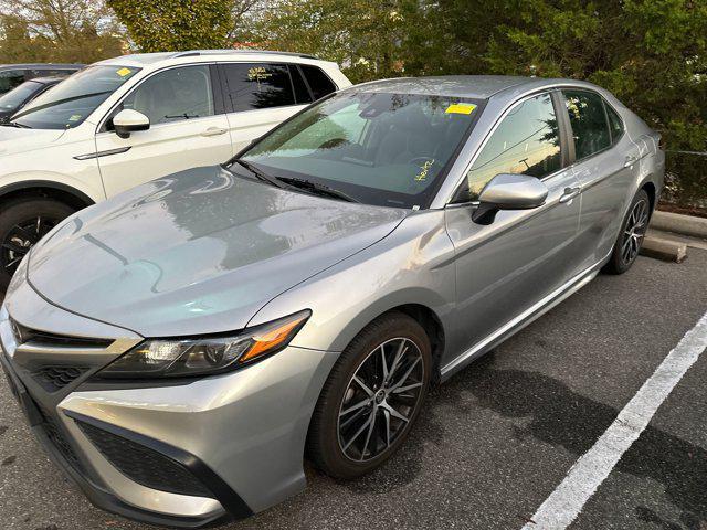 2021 toyota camry se