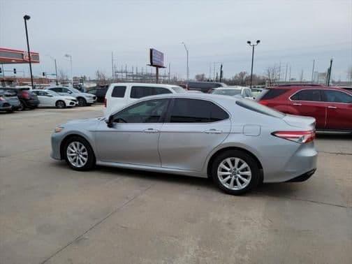 2019 toyota camry le in lincoln, nebraska