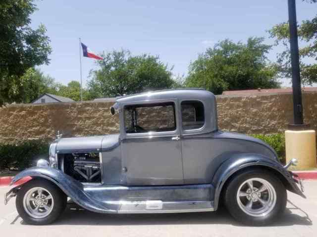 1929 ford model a 5 window hot rod coupe / classic five window - video