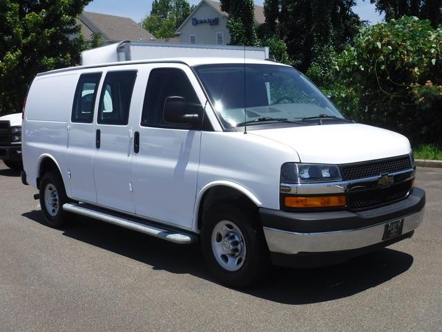 2022 chevrolet express 2500 rwd 2500 regular wheelbase wt