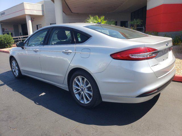 2017 ford fusion se