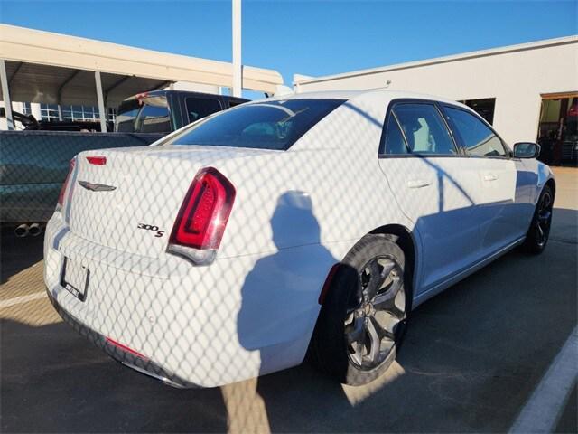 2023 chrysler 300 s
