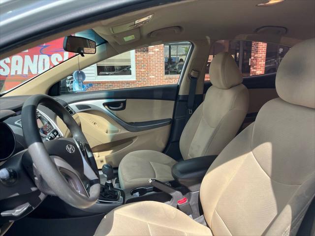 2014 hyundai elantra se