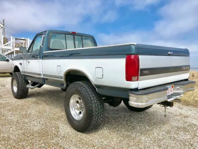 7.3 idi, 5 speed. 4x4