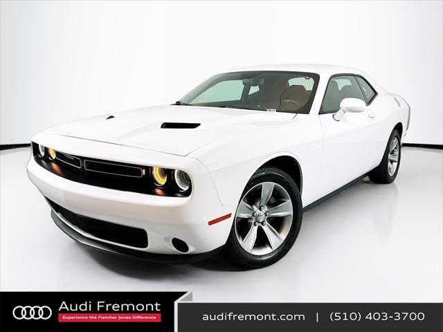 2017 dodge challenger sxt