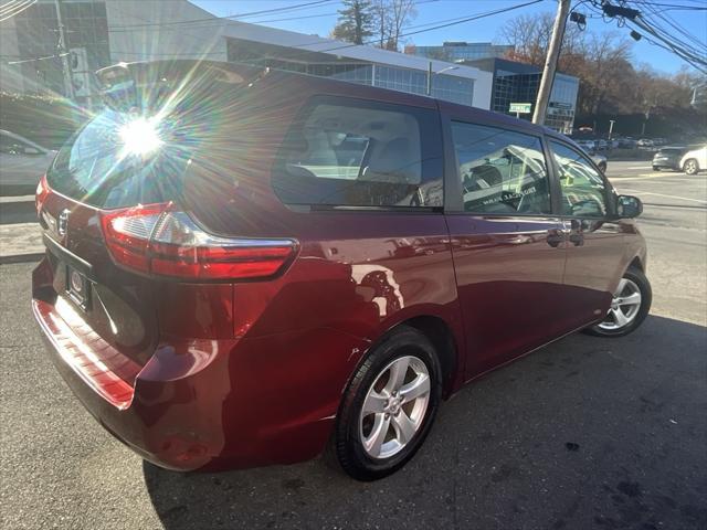 2017 toyota sienna l