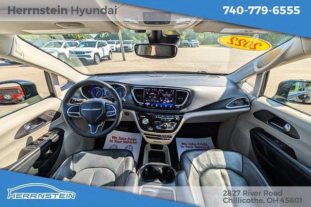 2022 chrysler pacifica touring l