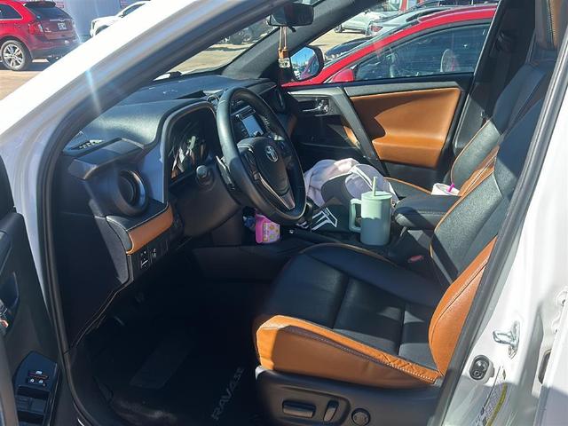 2016 toyota rav4 se