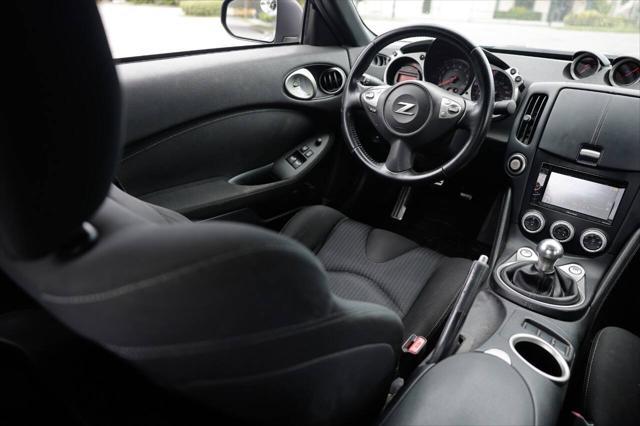 2013 nissan 370z base