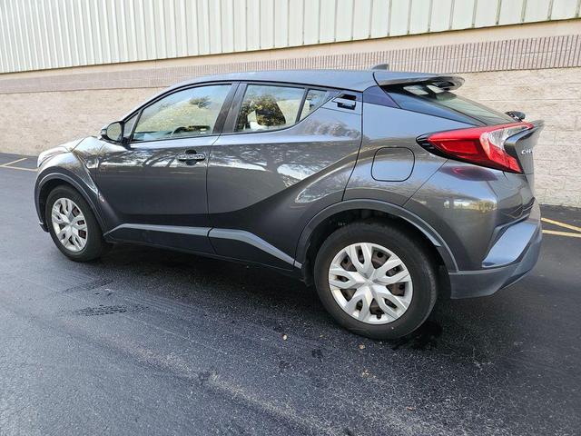 2021 toyota c-hr le
