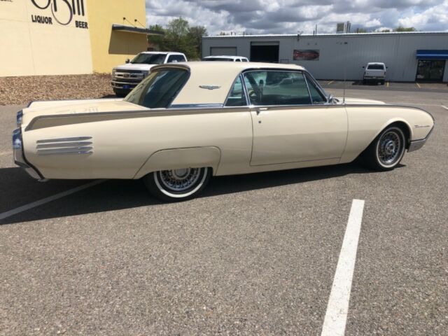 1961 ford thunderbird hard top in very good condition