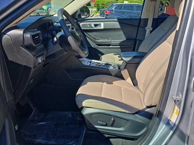 2022 ford explorer base