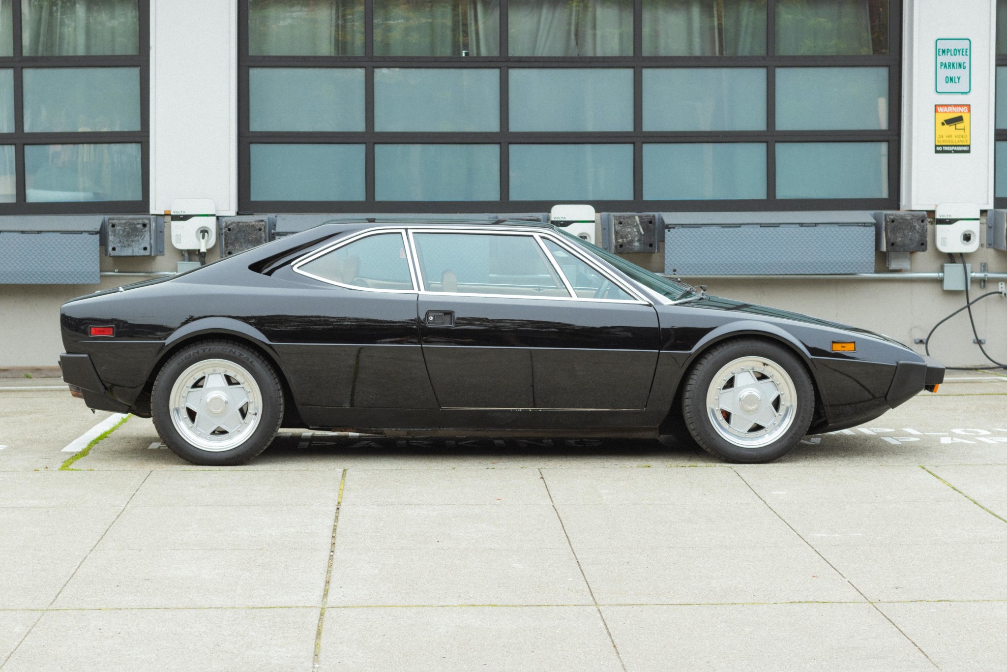 1975 ferrari 308 gt4