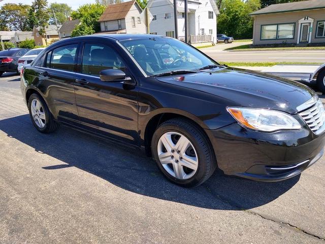 2012 chrysler 200 lx