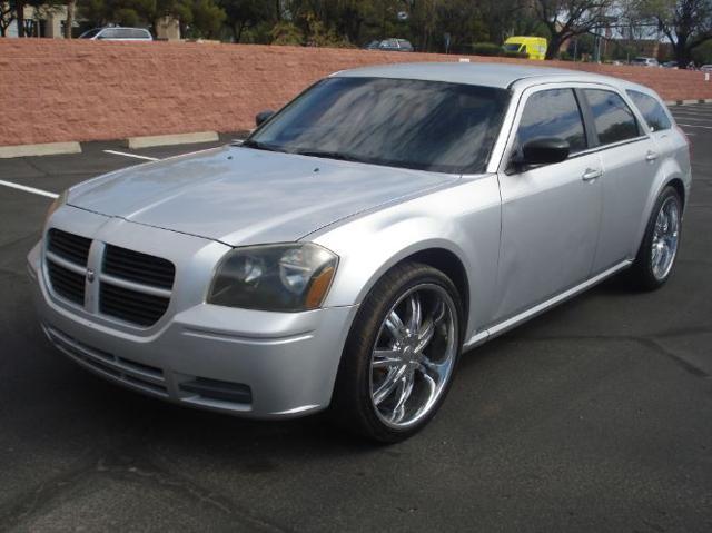 2007 dodge magnum base