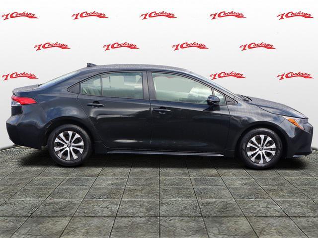 2022 toyota corolla hybrid le