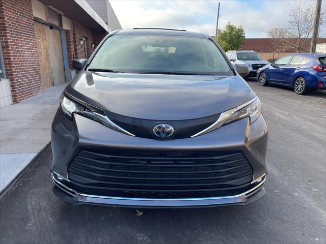2022 toyota sienna xle 8 passenger