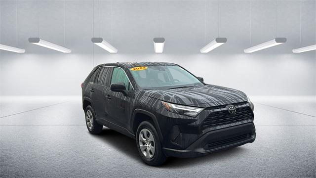 2023 toyota rav4 le