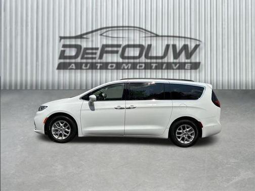 2022 chrysler pacifica in saint louis, missouri