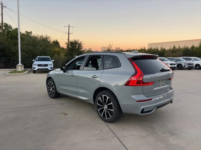 2024 volvo xc60 b5 plus dark theme