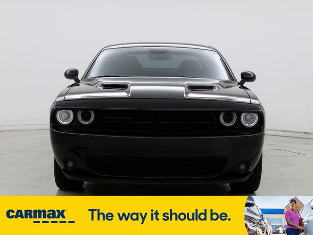 2018 dodge challenger sxt