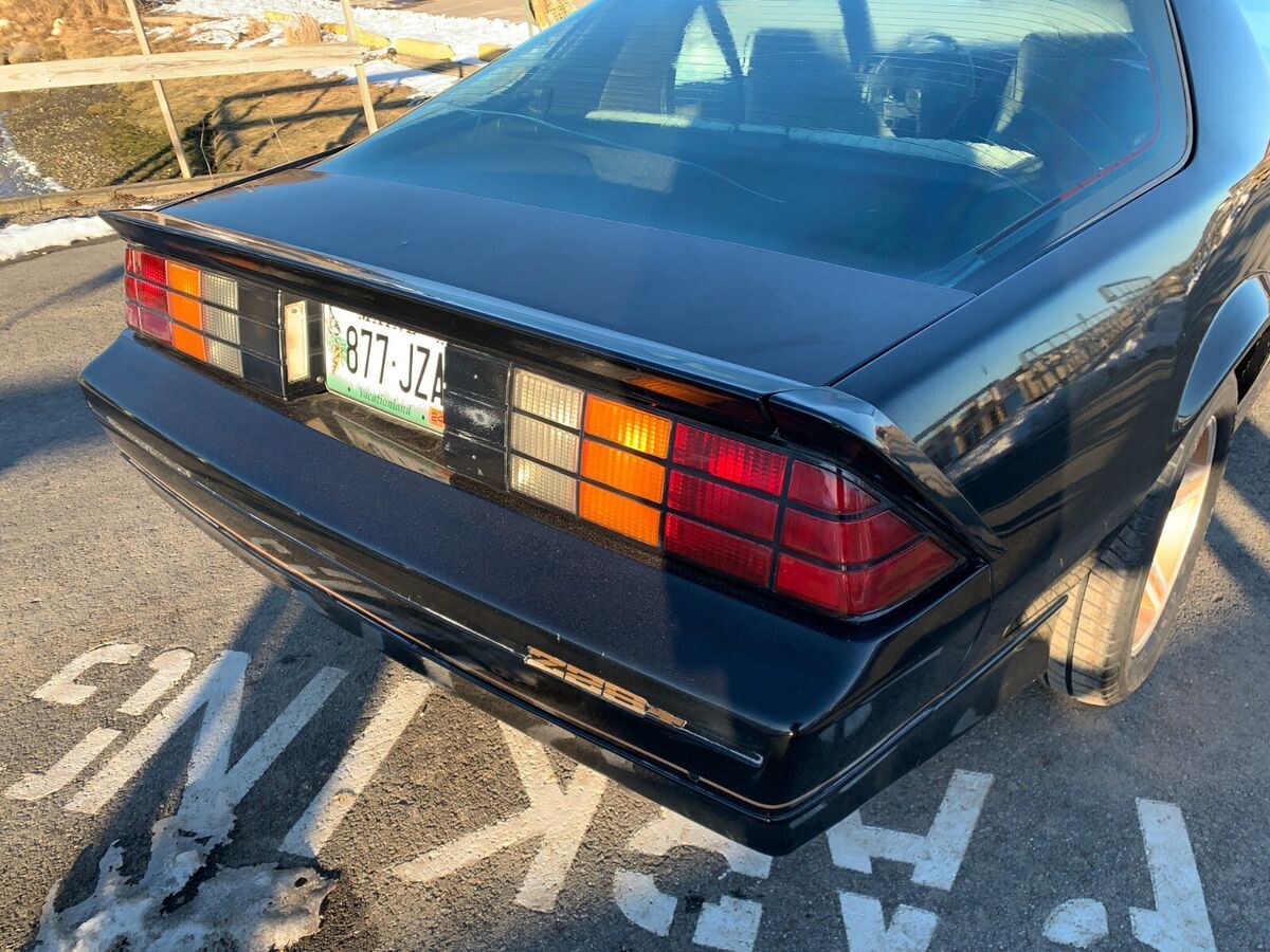 iroc camaro z28. 305 & automatic. original drivetrain. t-tops, a/c, 54.366 miles