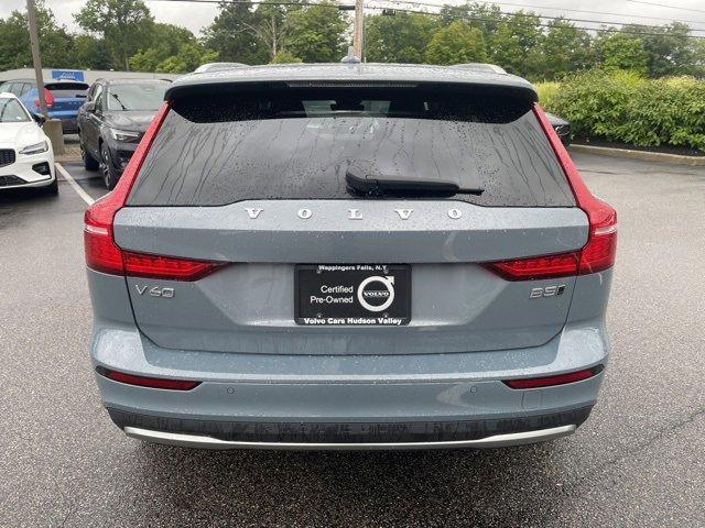 2023 volvo v60 cross country b5 plus