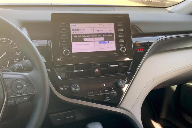 2024 toyota camry hybrid se