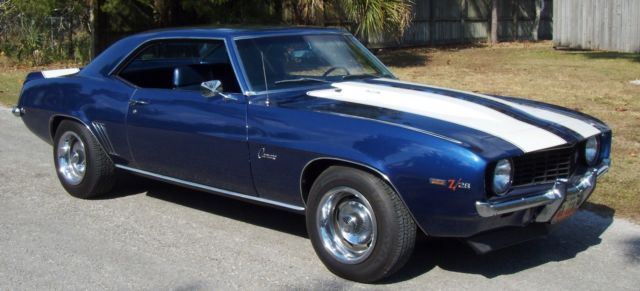 excellent condition with a 350 v8 dusk blue