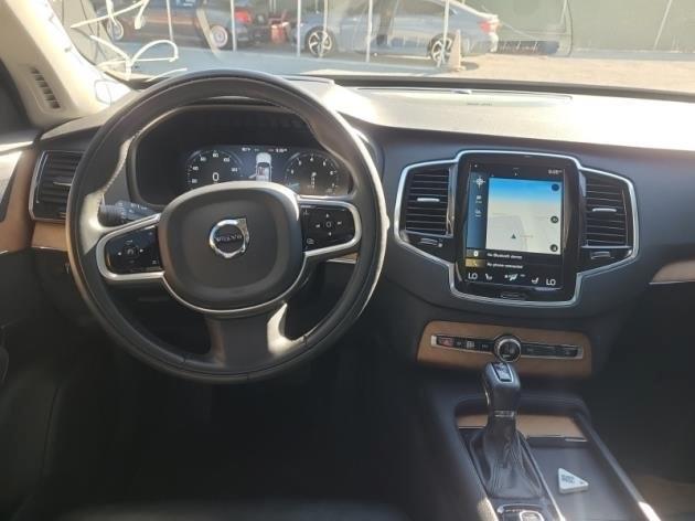 2022 volvo xc90 t6 momentum 7 passenger