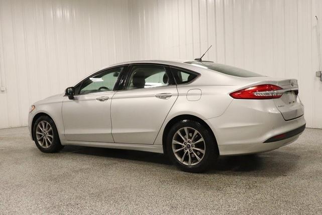 2017 ford fusion se