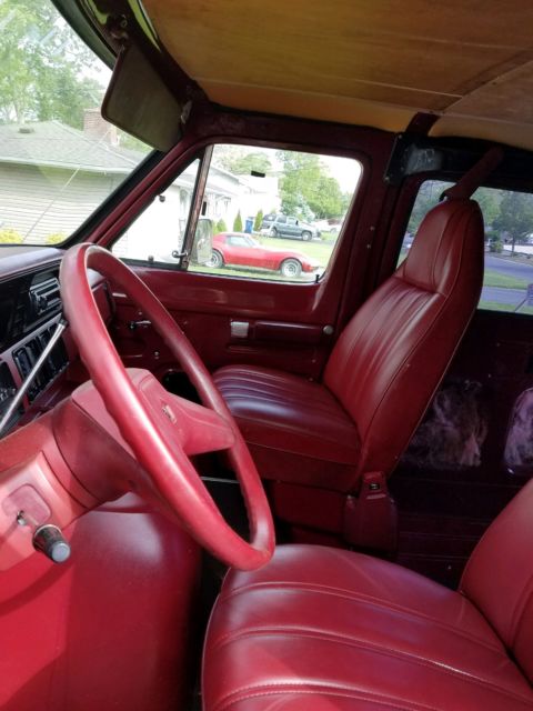 1987 dodge short van b15 excellent garaged condition v8 auto air p/s p/b buckets